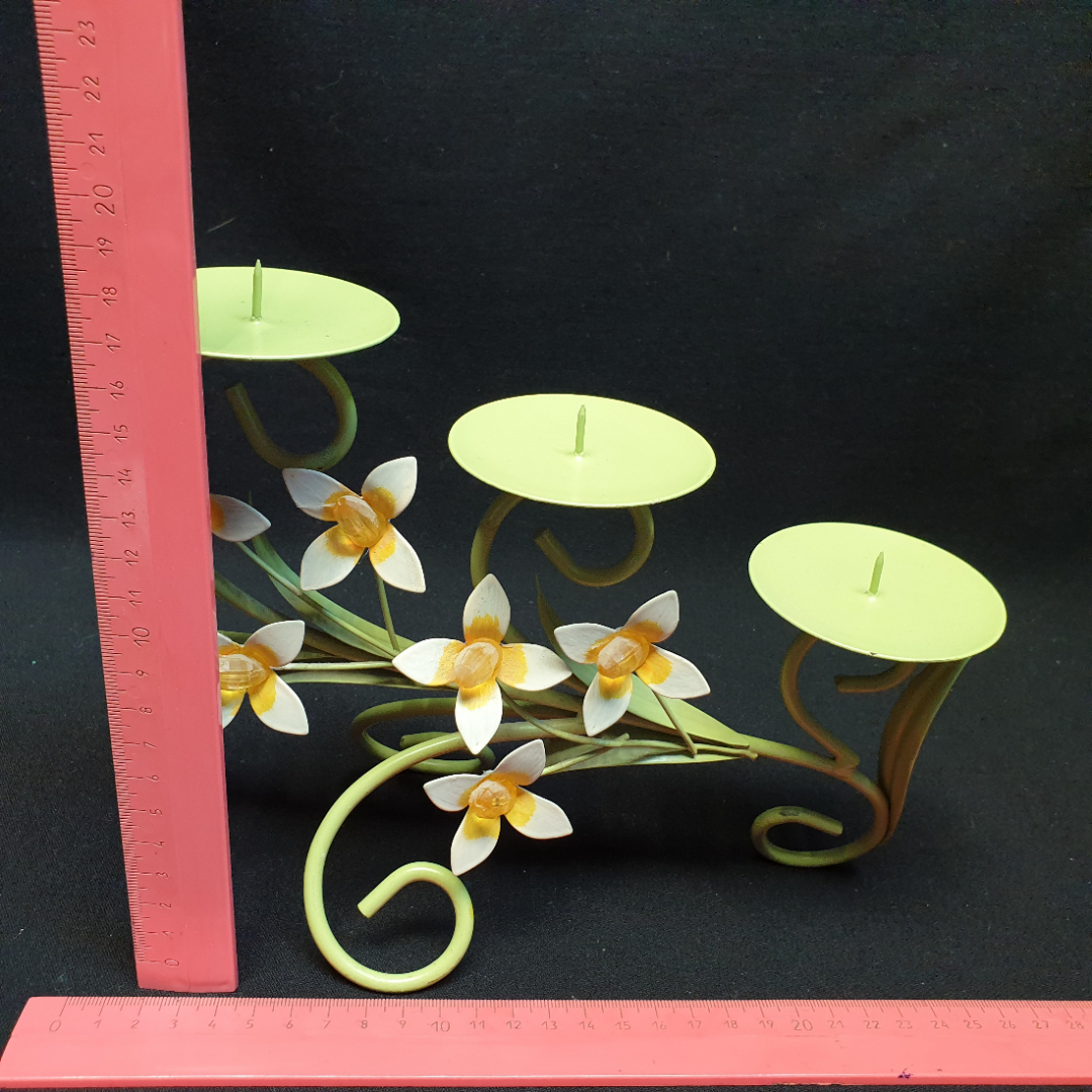 Подсвечник металлический "Весна" на 3 свечи, настольный, декоративный. Картинка 3